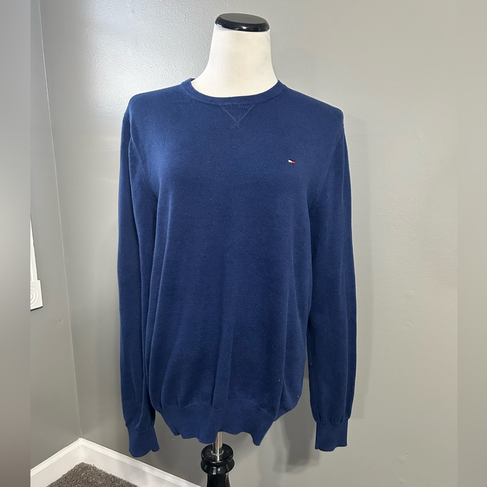 Tommy Hilfiger men’s medium crewneck cotton sweater